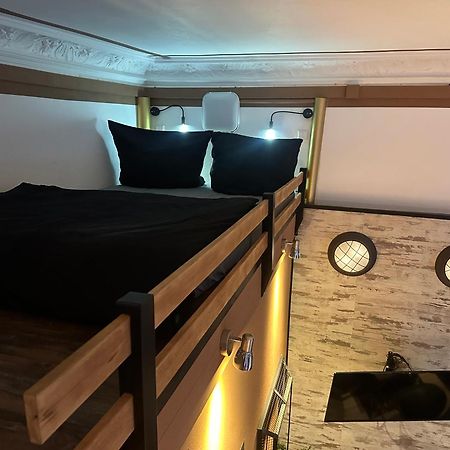 Einzigartige Ferienwohnung Bunt Wie Берлин Экстерьер фото