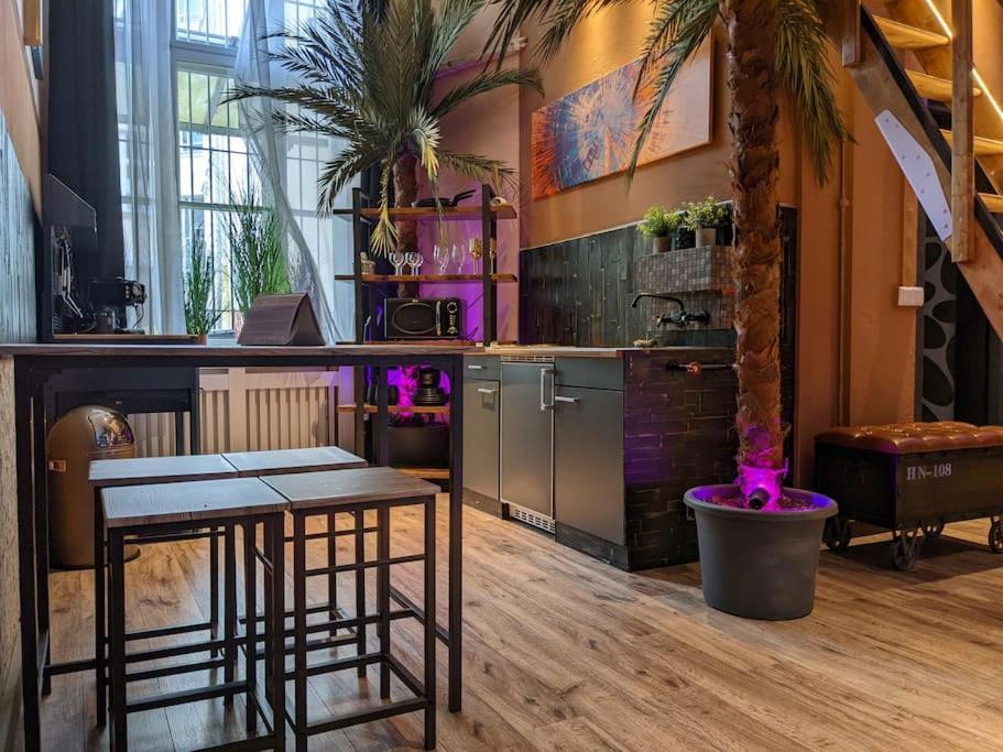 Einzigartige Ferienwohnung Bunt Wie Берлин Экстерьер фото